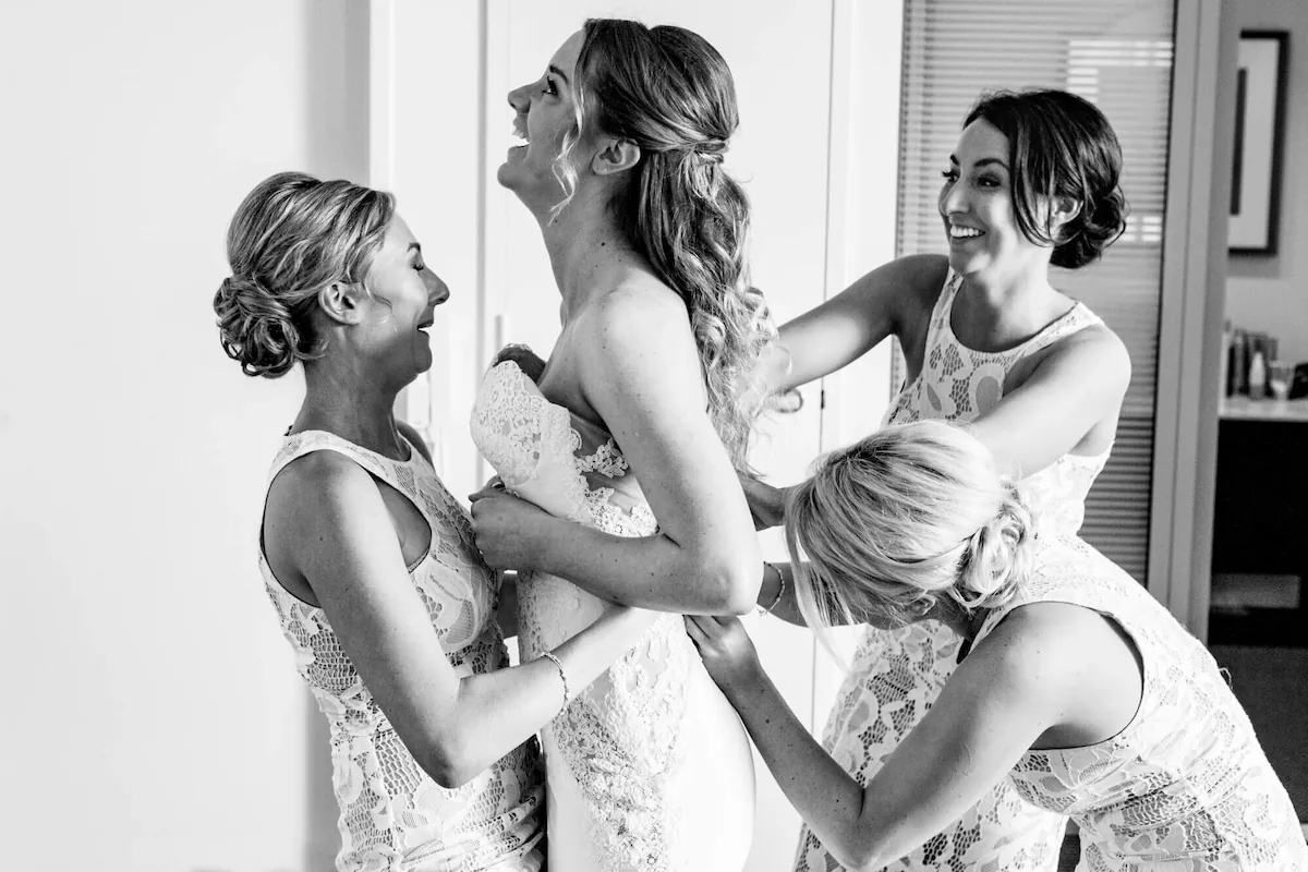 Getting Ready Wedding Photos: What to Expect