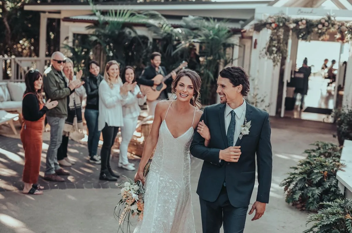 How to Get Natural Wedding Photos That Feel Real
