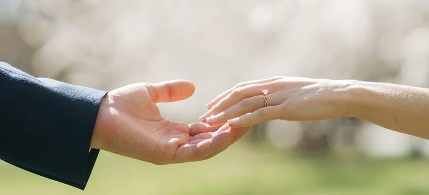The Best Engagement Photo Ideas for Every Season