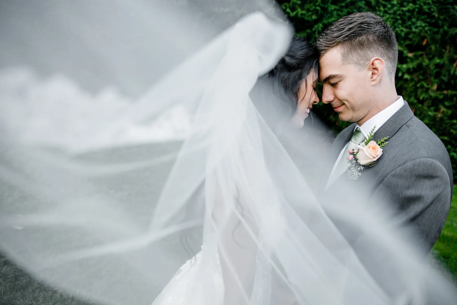 Beautiful outdoor wedding for Anais & Chris