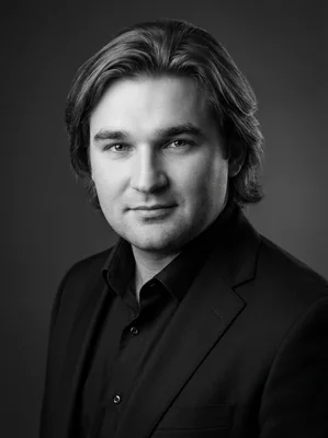 Tim V, COO at Precious Pics